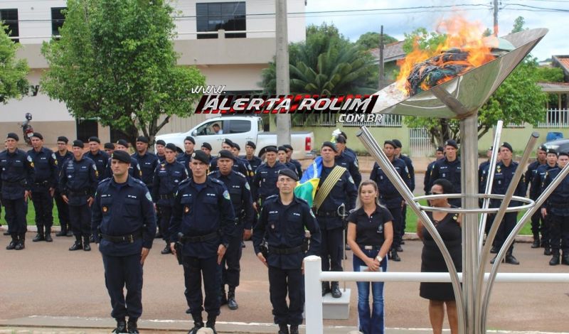 Polícia Militar do 10º Batalhão realiza solenidade em comemoração ao Dia da Bandeira Nacional